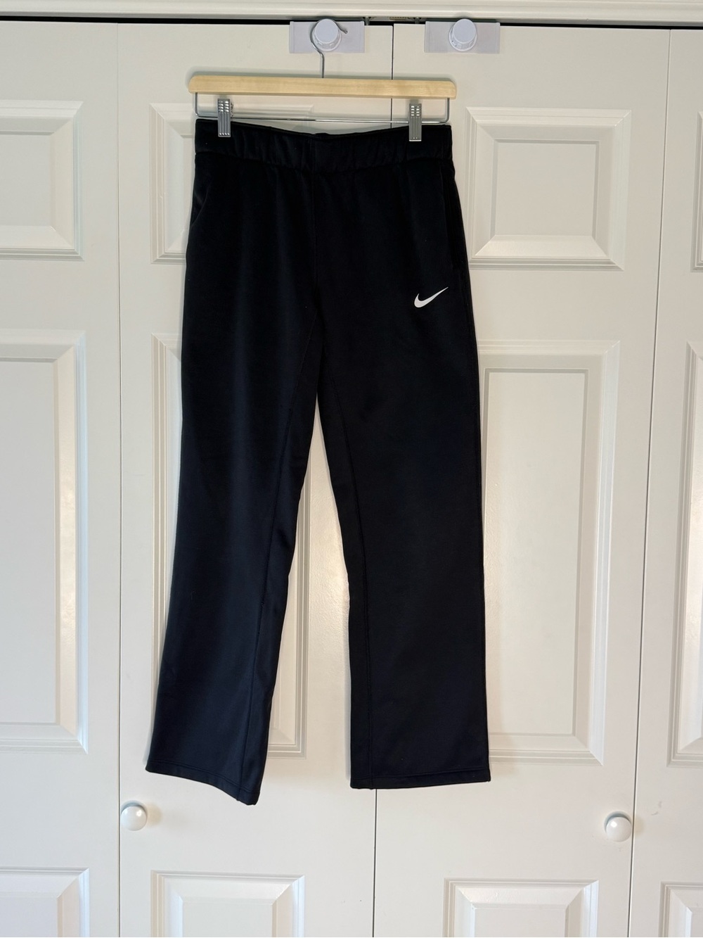 Girls Nike Therma fleece athletic sweatpant LARGE Black White swoosh dry-fit EUC